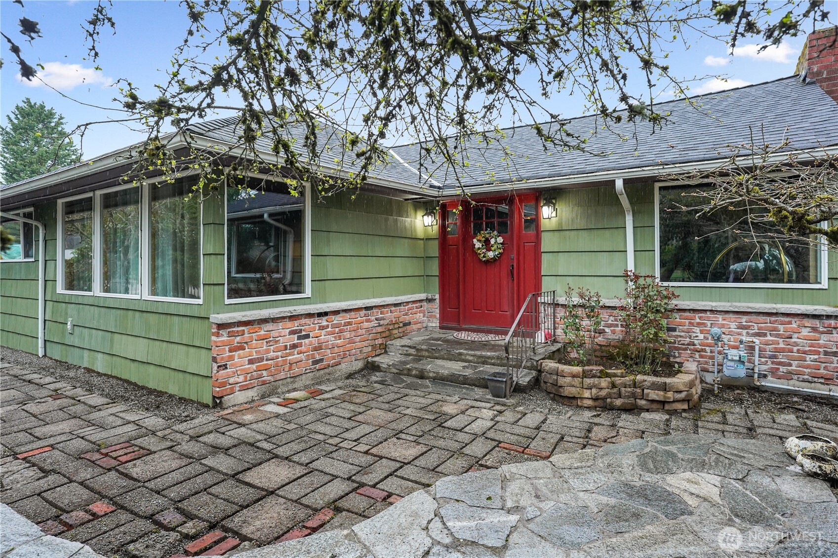 130 Burien | Normandy Park Real Estate Listings Main Image