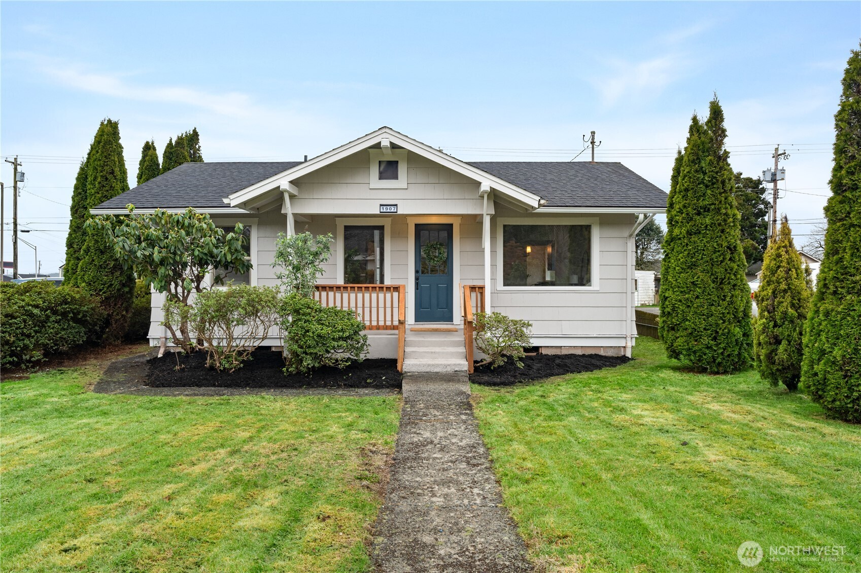 1907 Sumner Avenue Property Photo