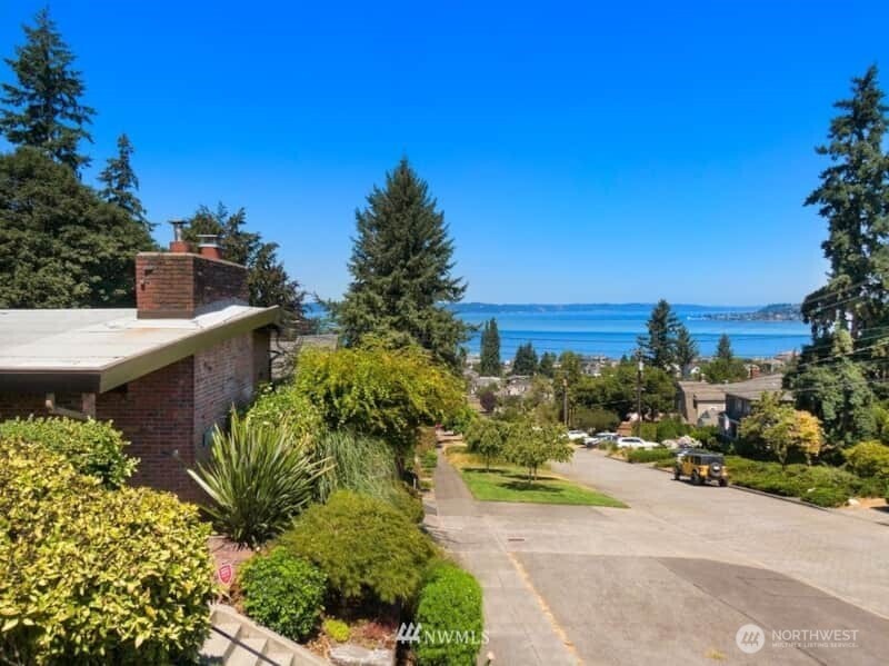 Hilltop Heritage Middle Real Estate Listings Main Image