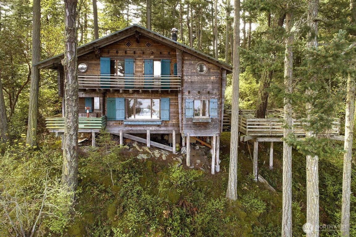 23 Brown Island