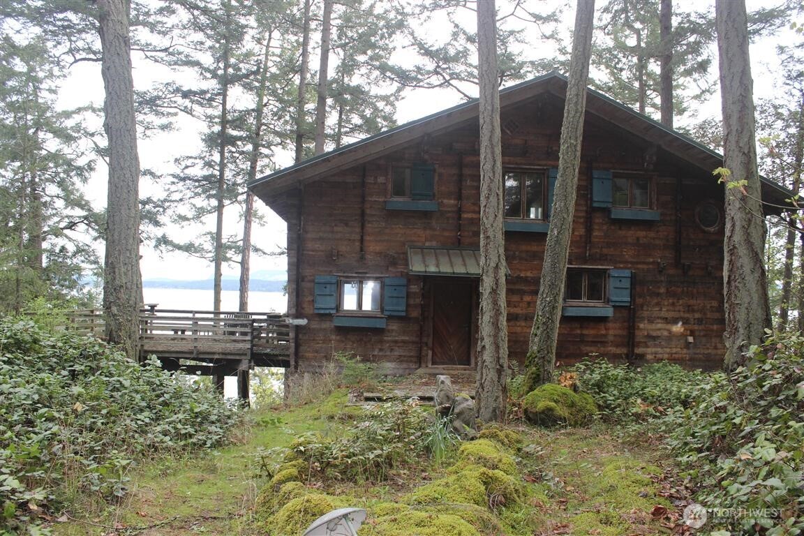 23 Brown Island Property Photo 5
