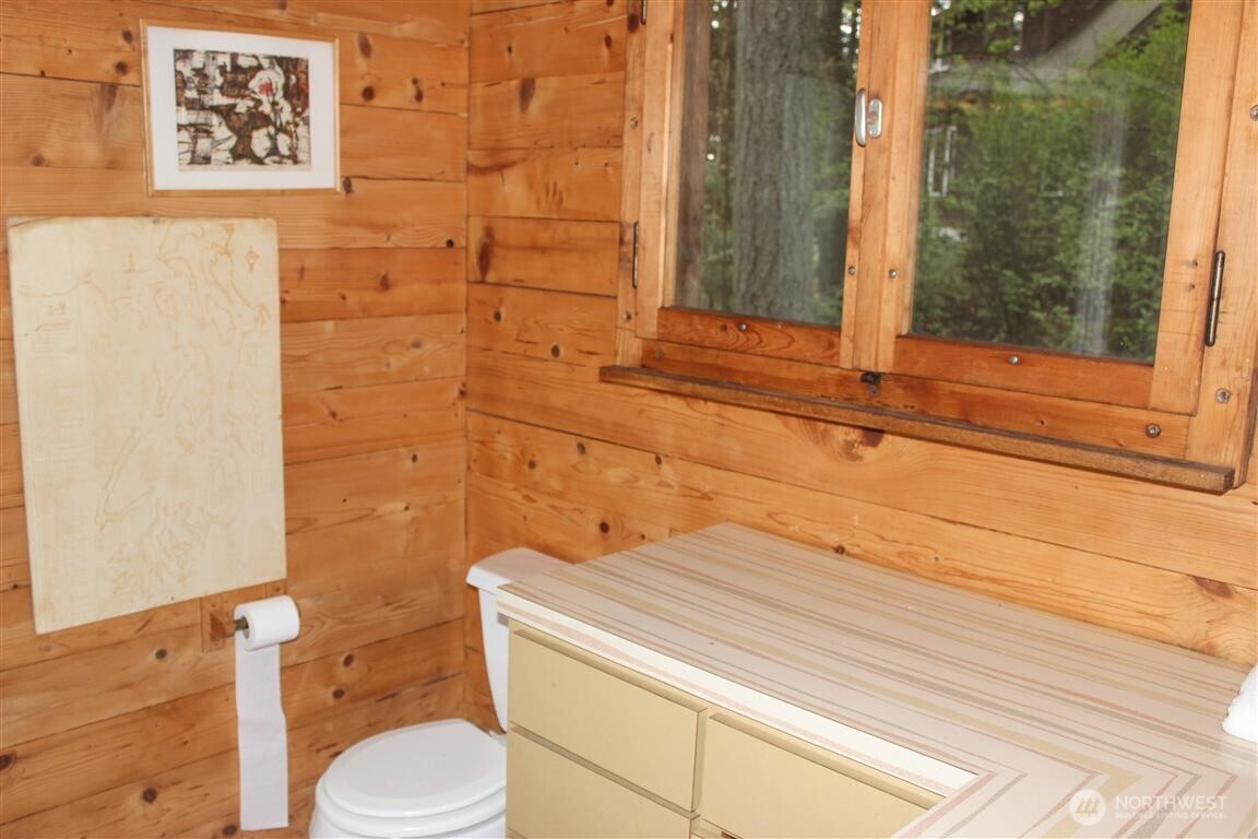 23 Brown Island Property Photo 18