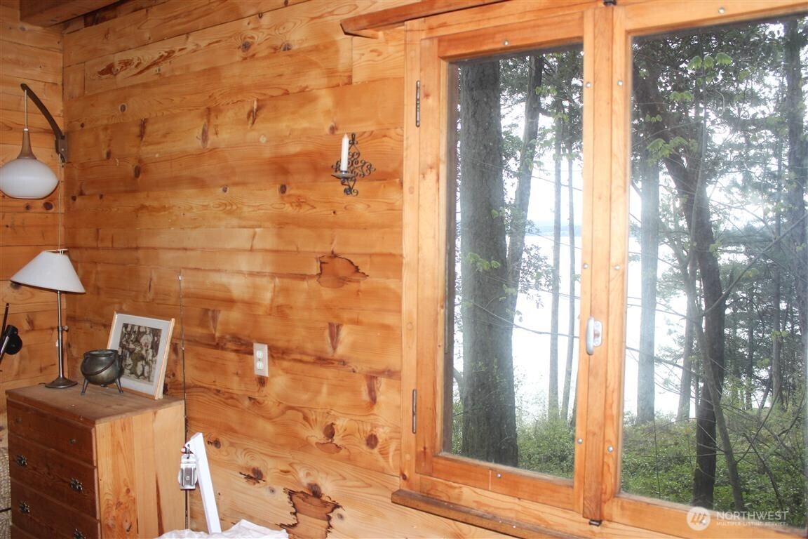 23 Brown Island Property Photo 32
