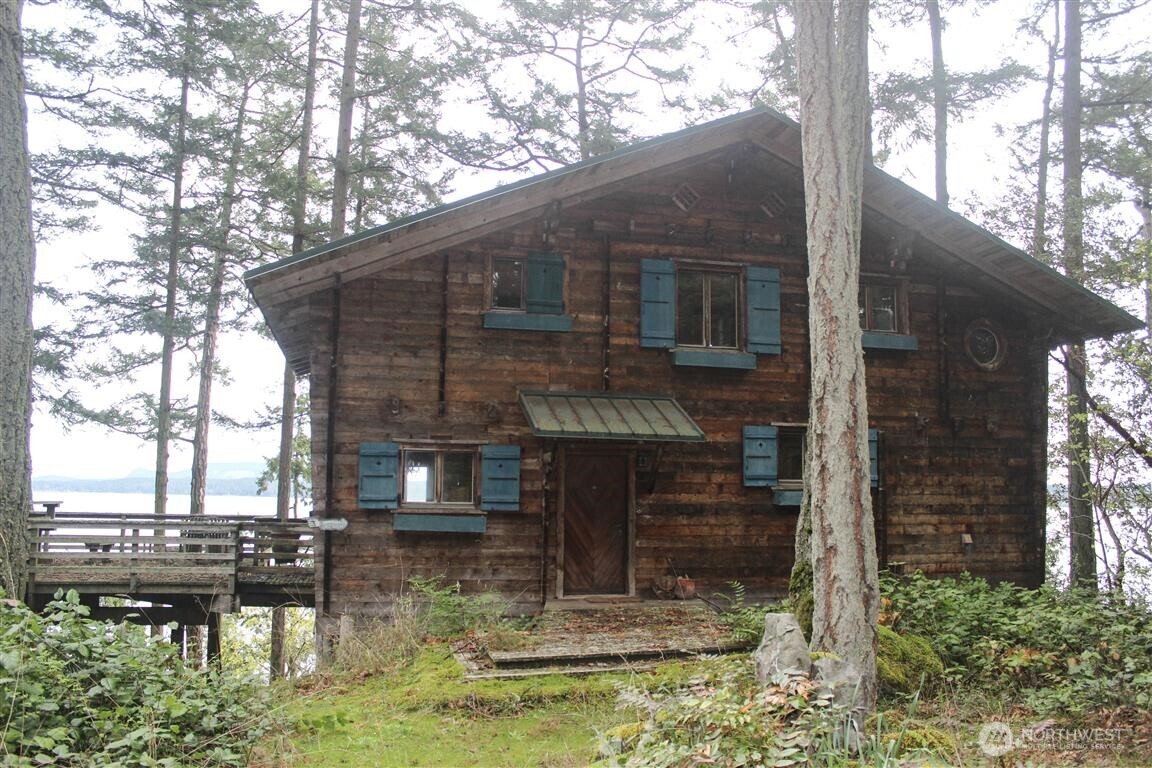 23 Brown Island Property Photo 37