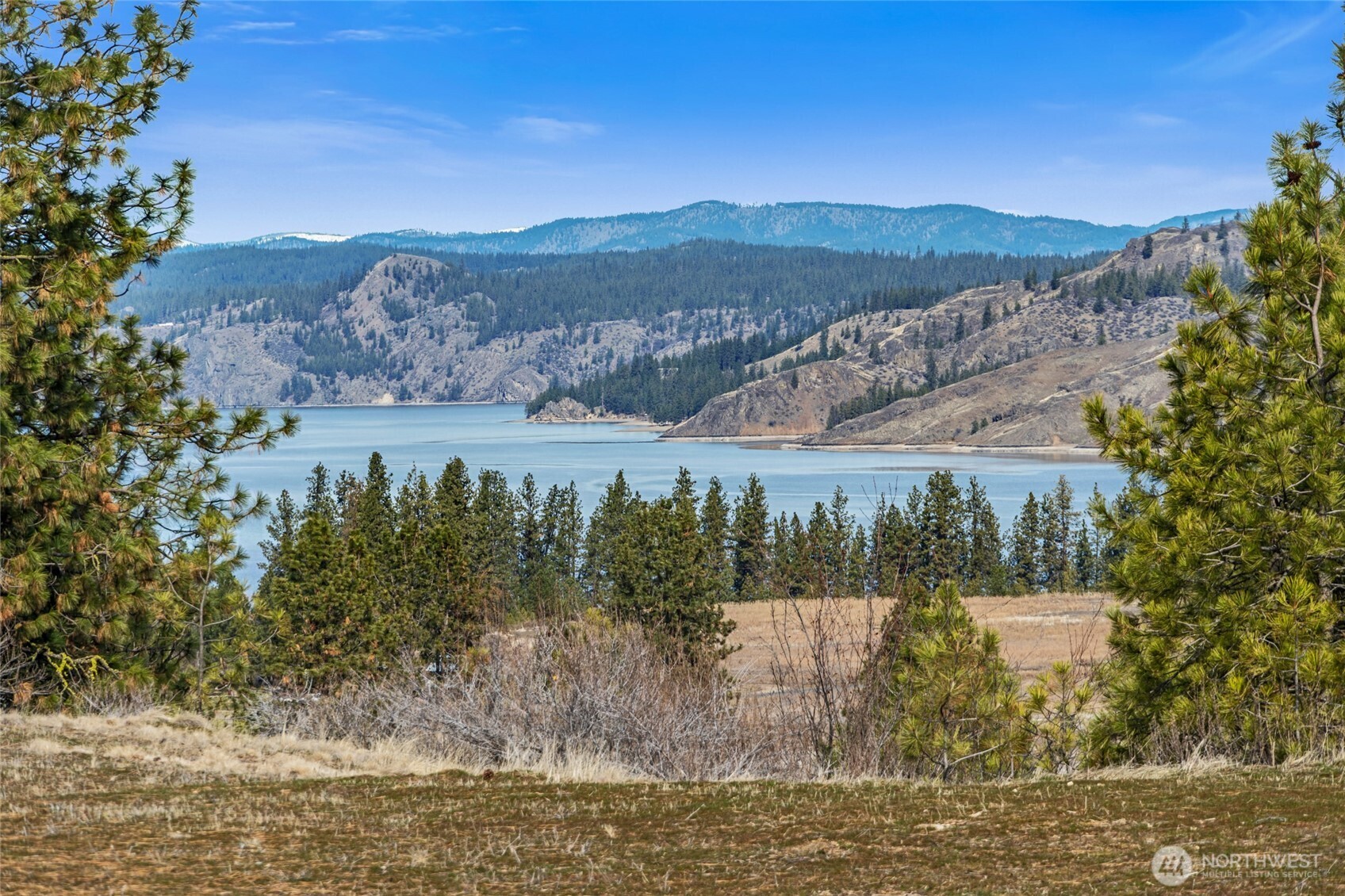 38800 E Sand Flats Property Photo 2