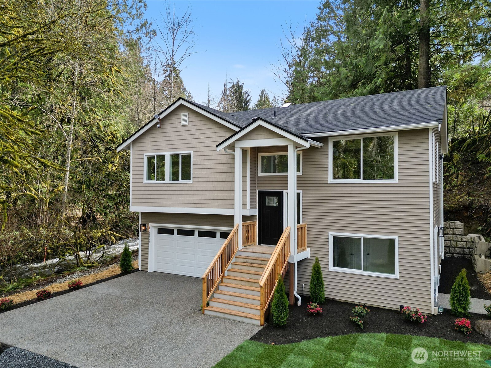 13725 Forest Way Property Photo 1