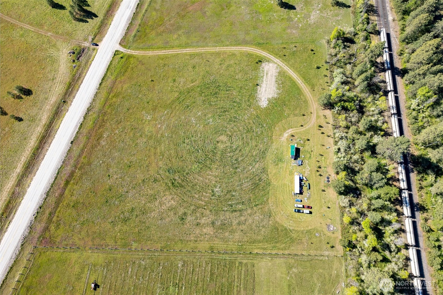 3321 Hwy 25 Property Photo 7