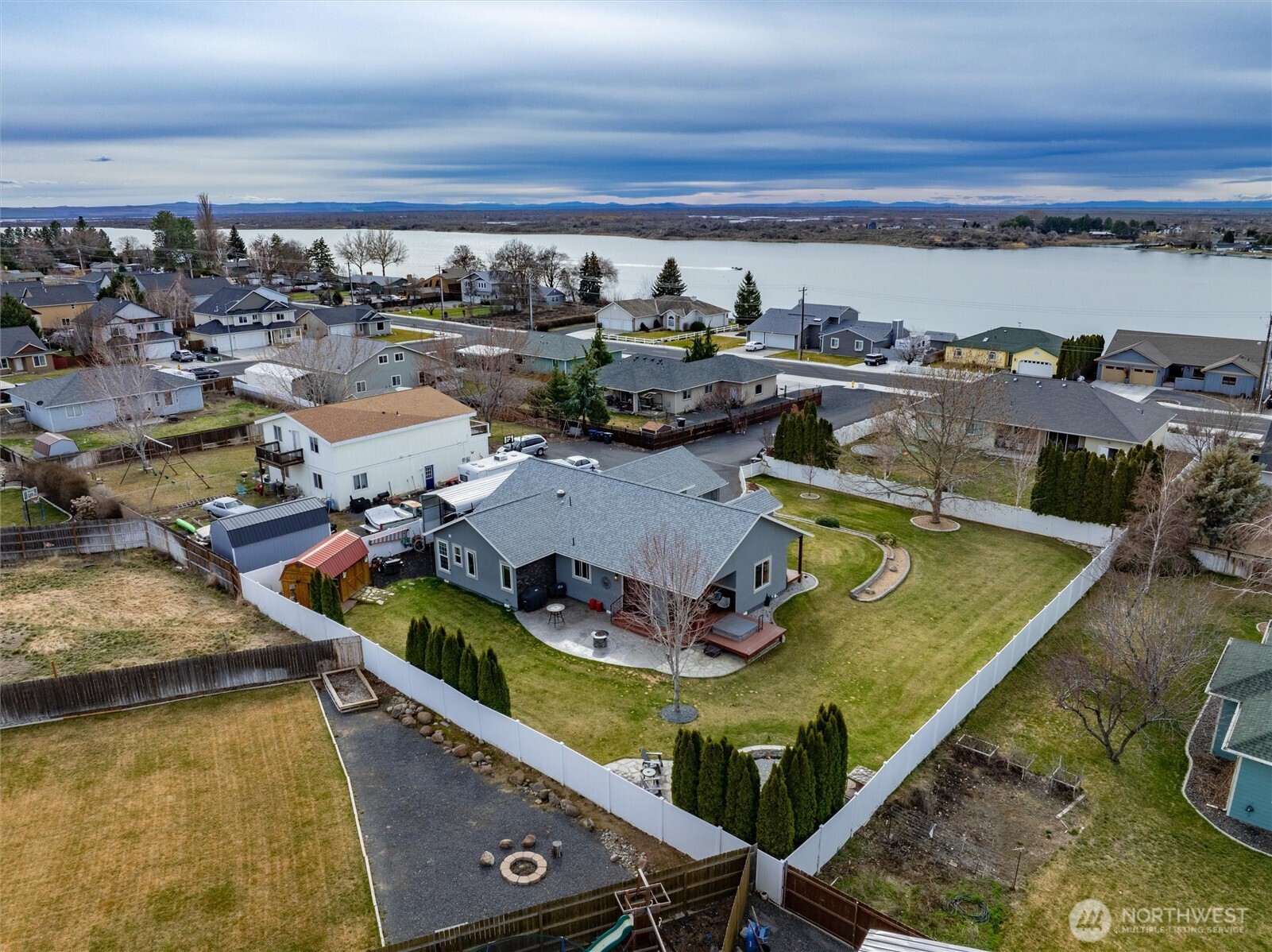 3609 Lakeshore Drive Property Photo