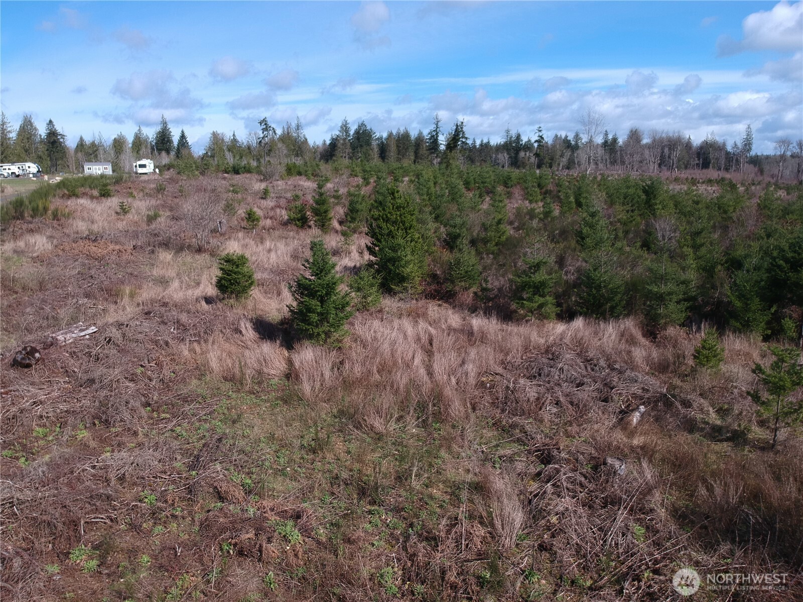 870 E Daniels Road Property Photo 9