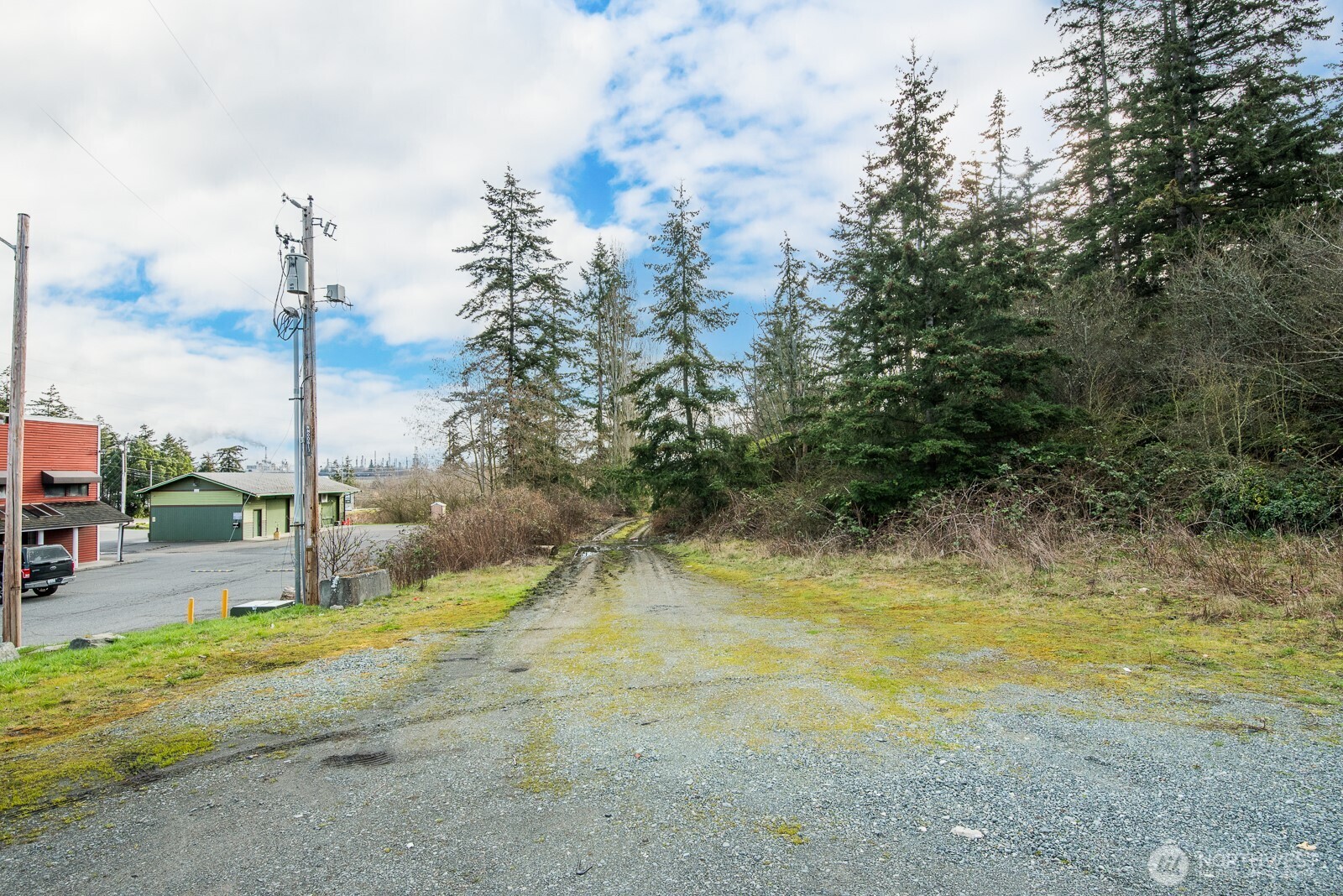 7648 State Route 20 Property Photo 11