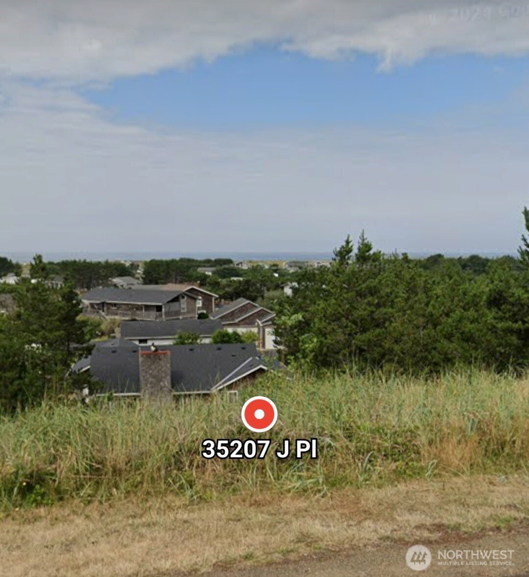 35207 J Place Property Photo 16