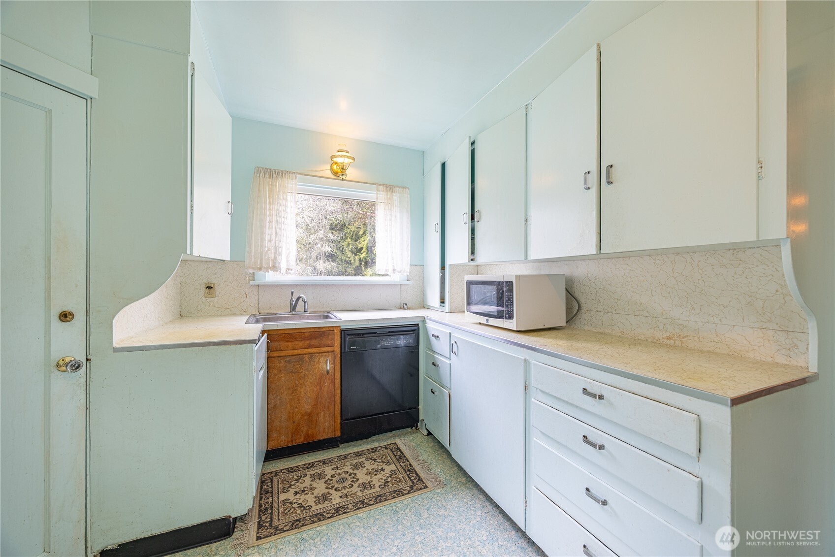 313 Doyle Road Property Photo 7