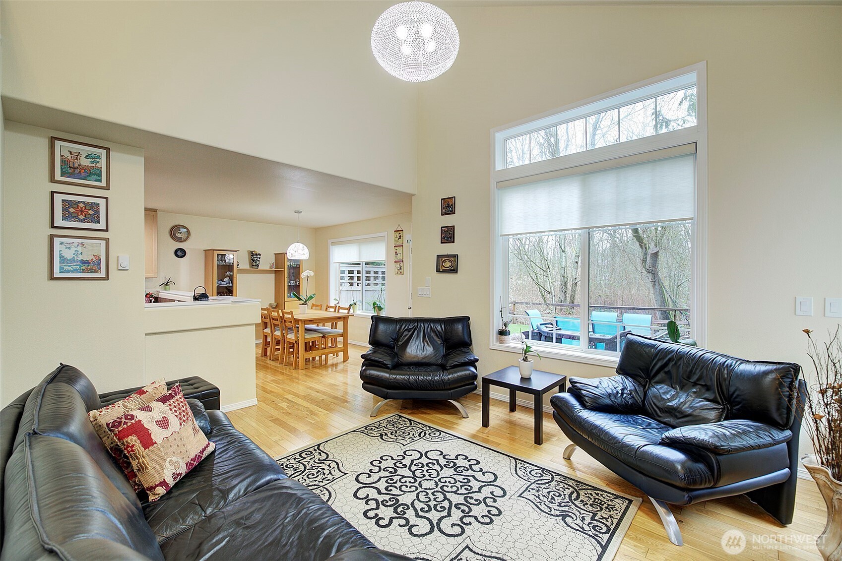 579 Elma Avenue Property Photo 4