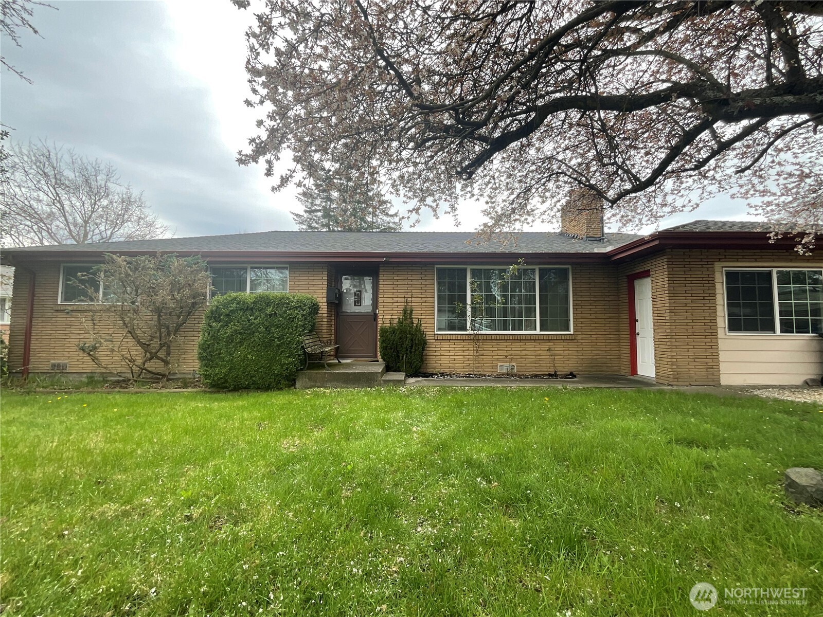 545 SE O'LEARY Street Property Photo 1