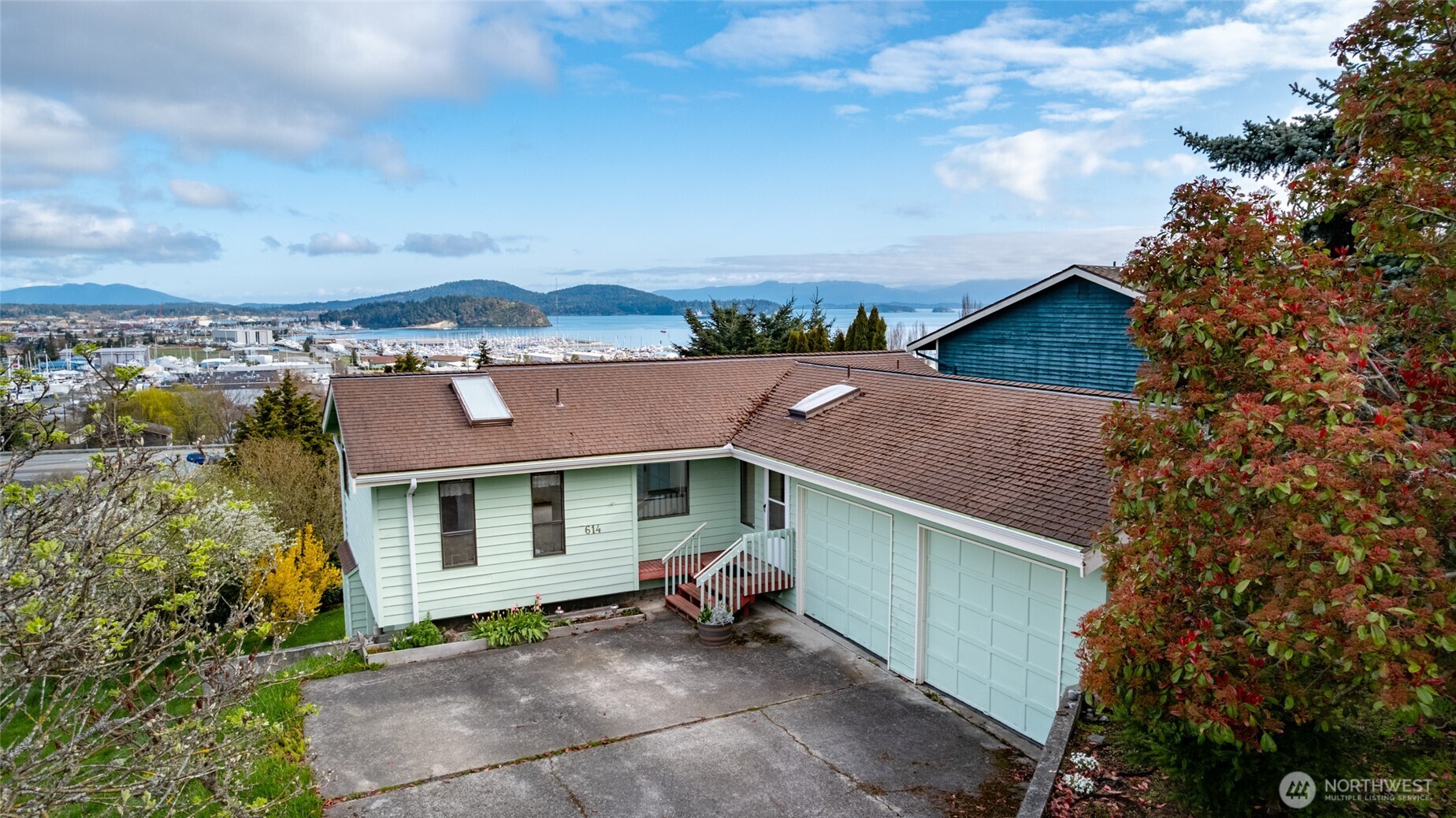 614 38th Street Property Photo 1