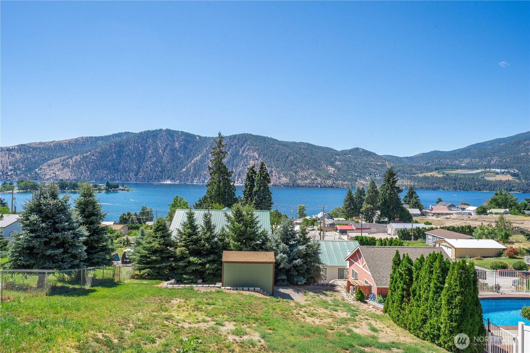 327 Lakeshore Drive Property Photo 12