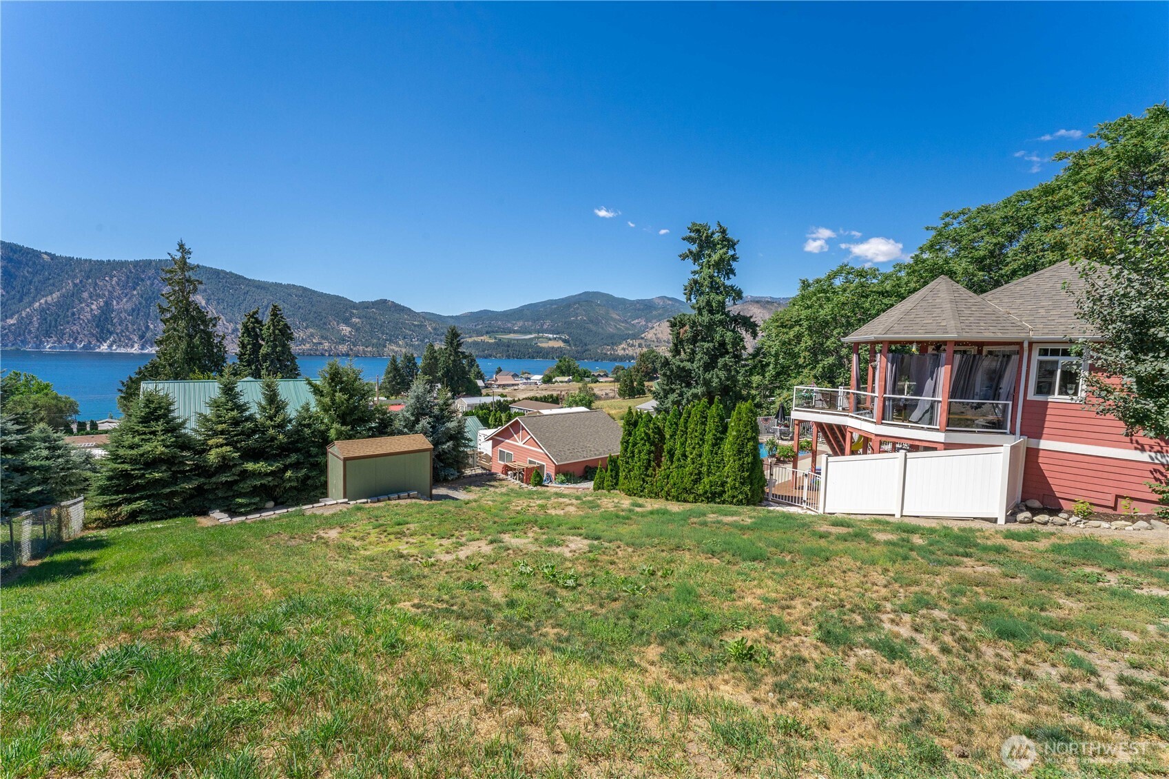 327 Lakeshore Drive Property Photo 13
