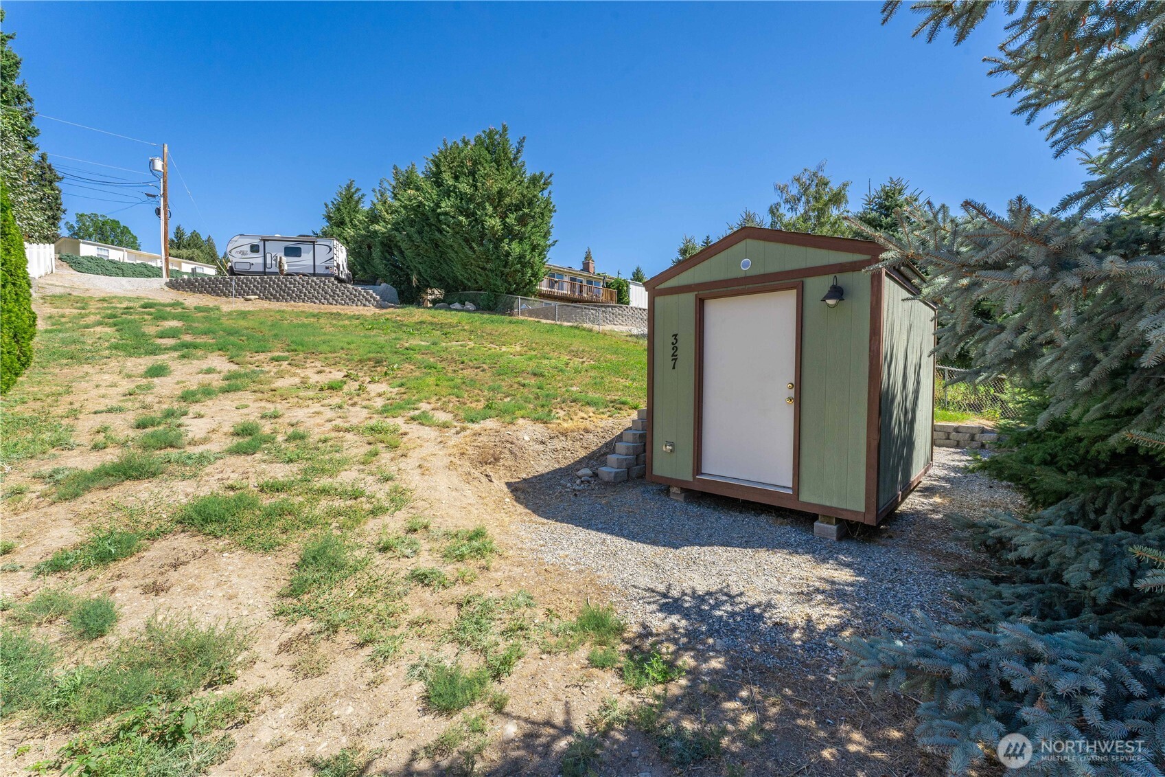 327 Lakeshore Drive Property Photo 14