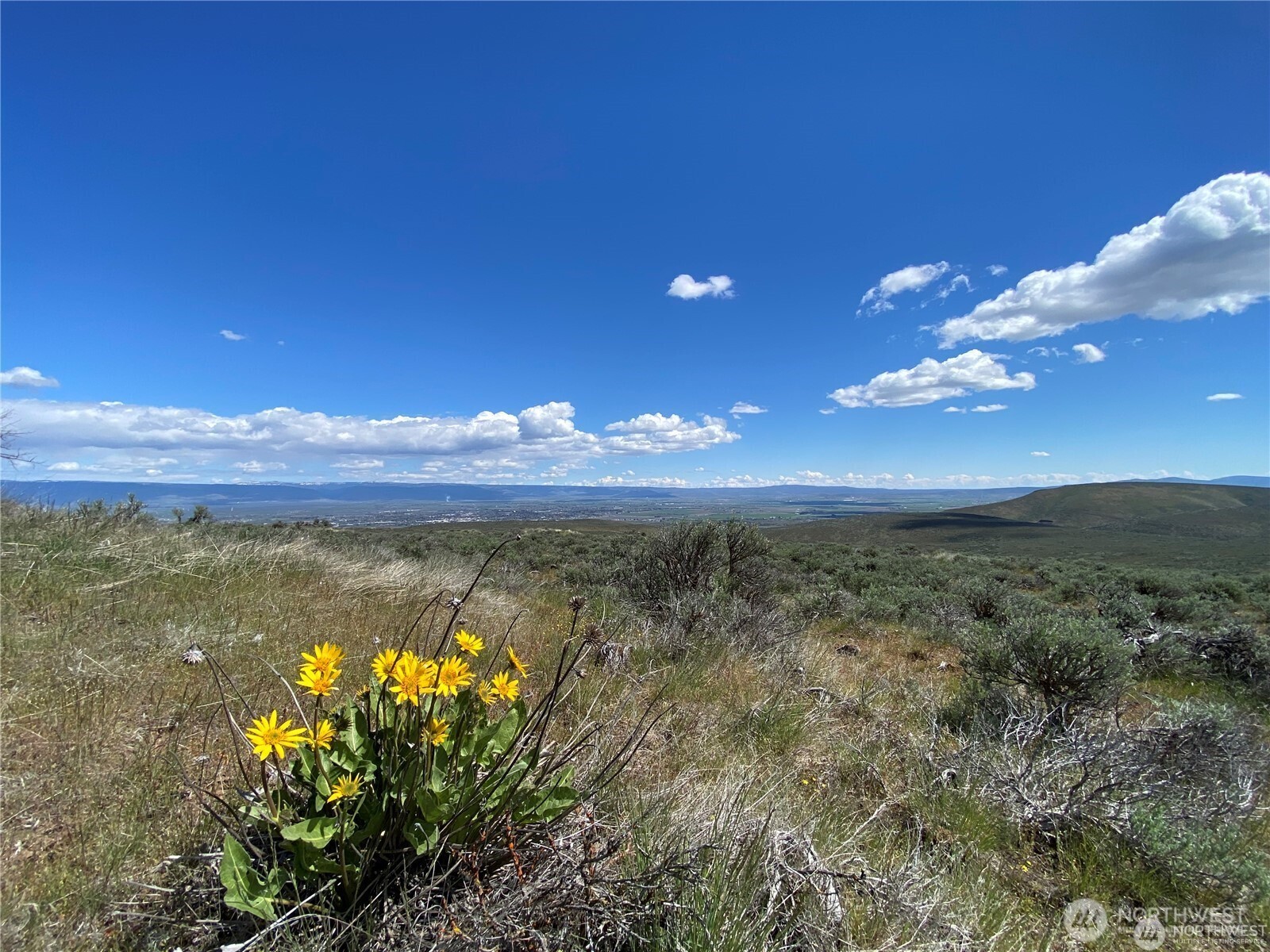 8 Long Tom Canyon Road Property Photo