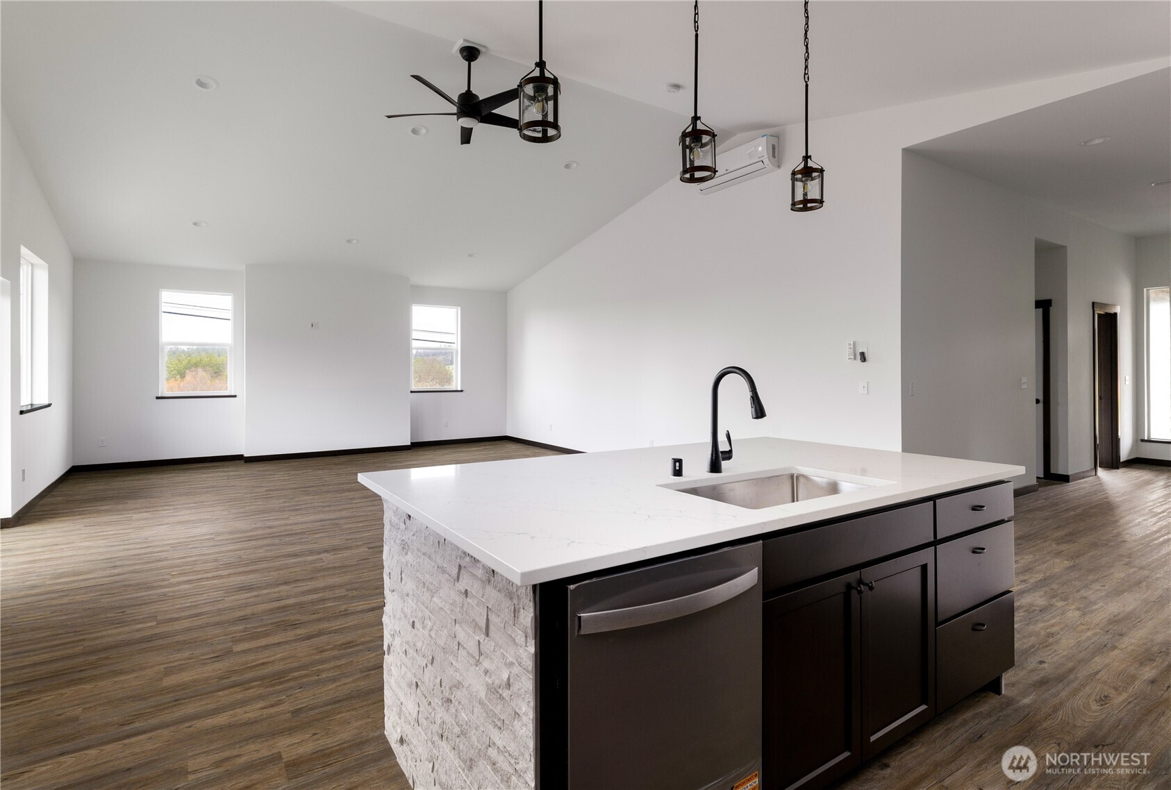 758 Nw Shire Street Property Photo 13