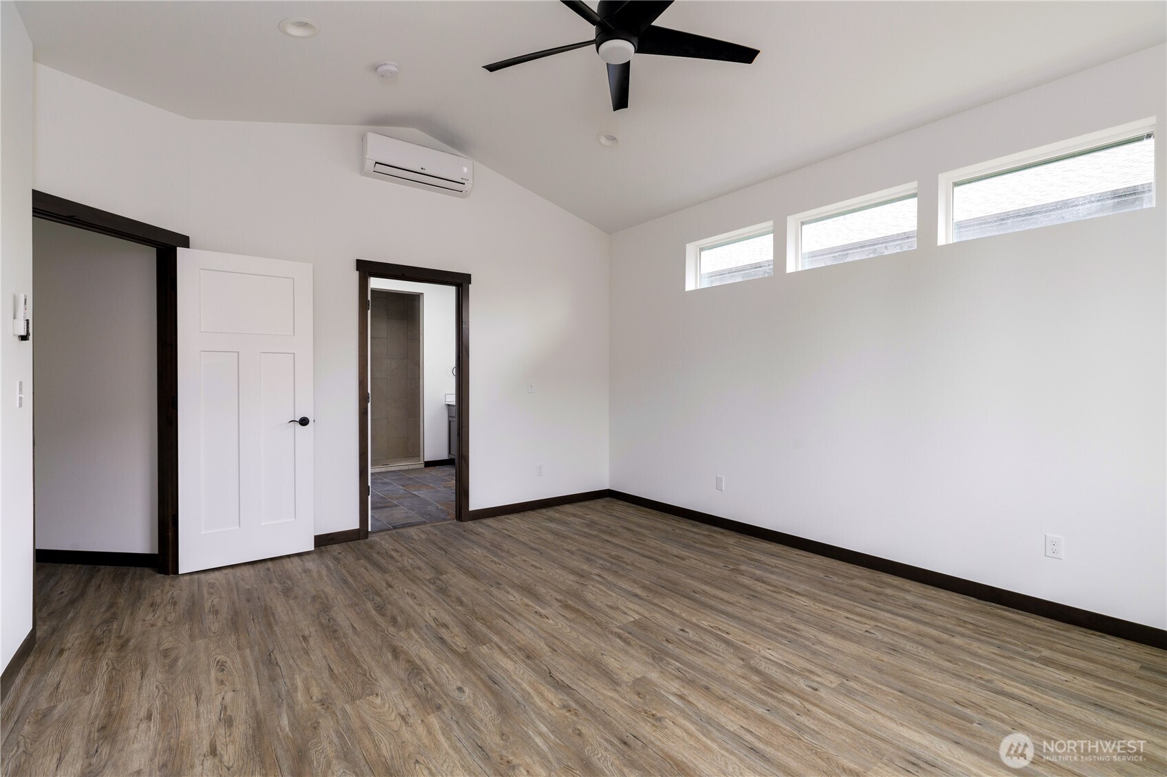 758 Nw Shire Street Property Photo 16