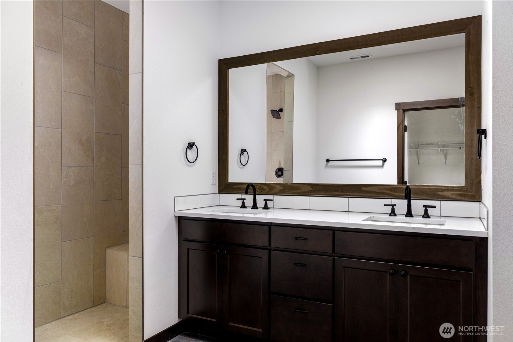 758 Nw Shire Street Property Photo 18