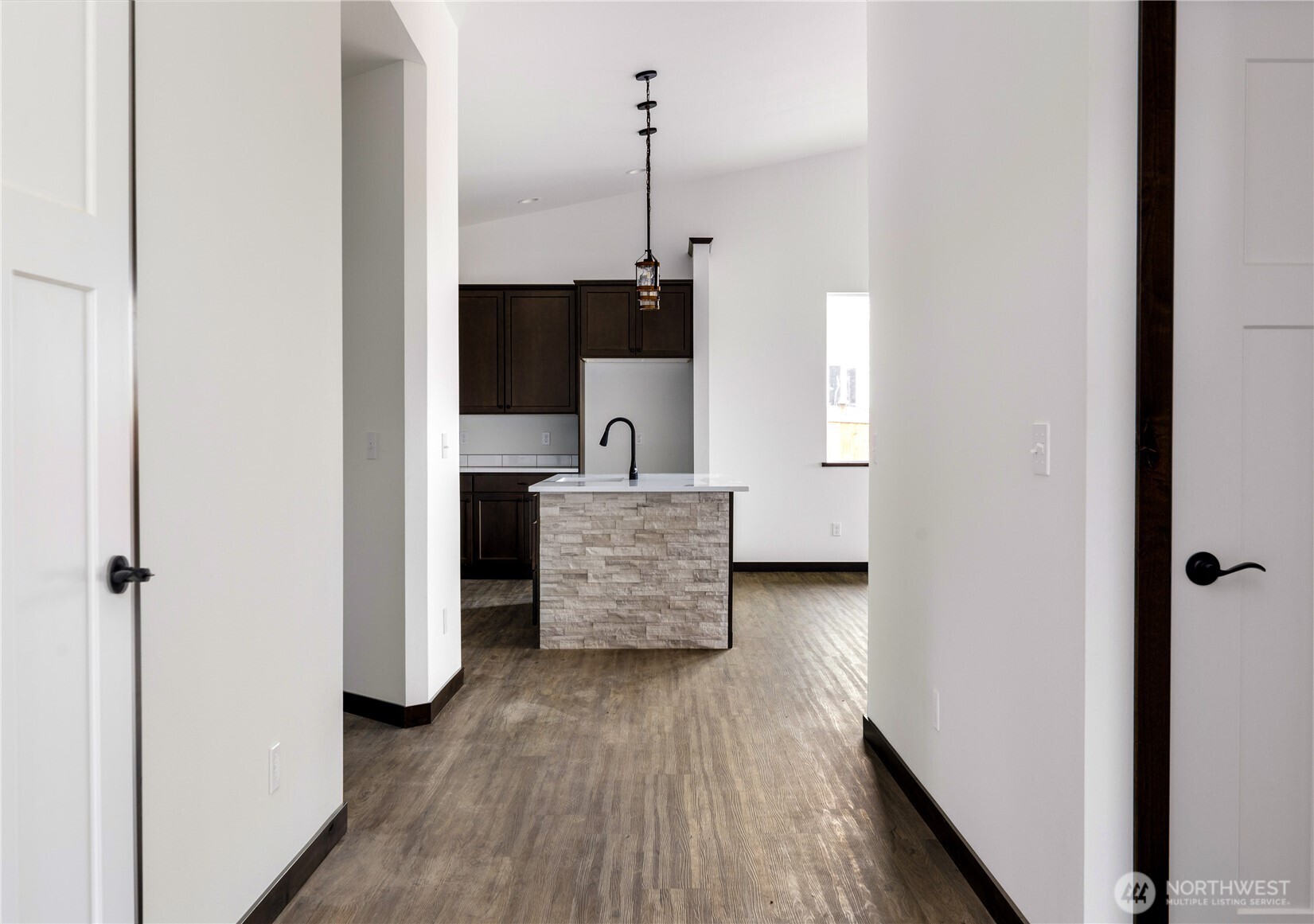 758 Nw Shire Street Property Photo 25