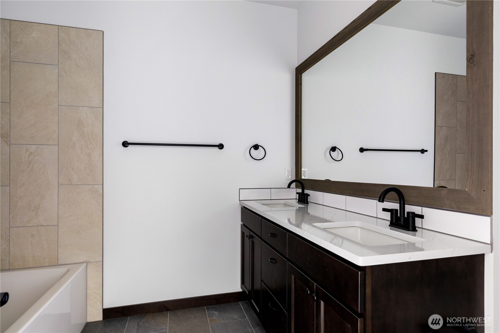 758 Nw Shire Street Property Photo 26