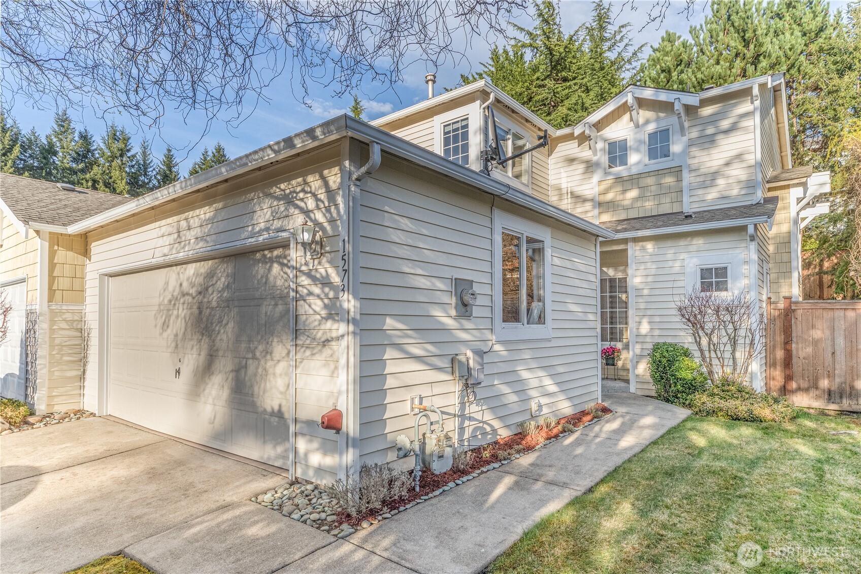 1573 Nw Seasons Lane Property Photo