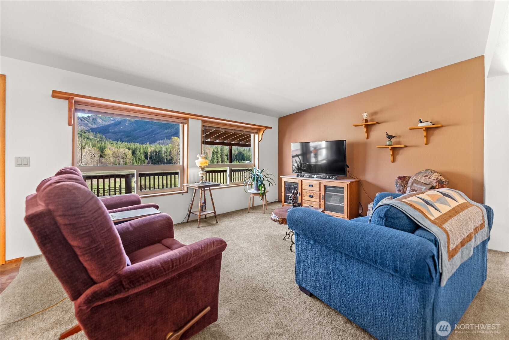 1027 Twisp River Road Property Photo 11