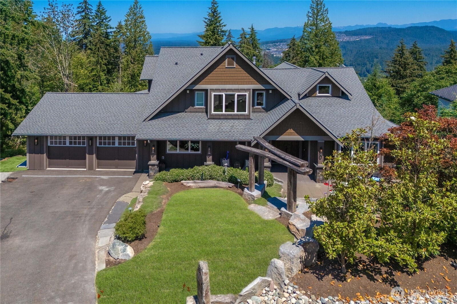 2396 Squak Mountain Loop Property Photo