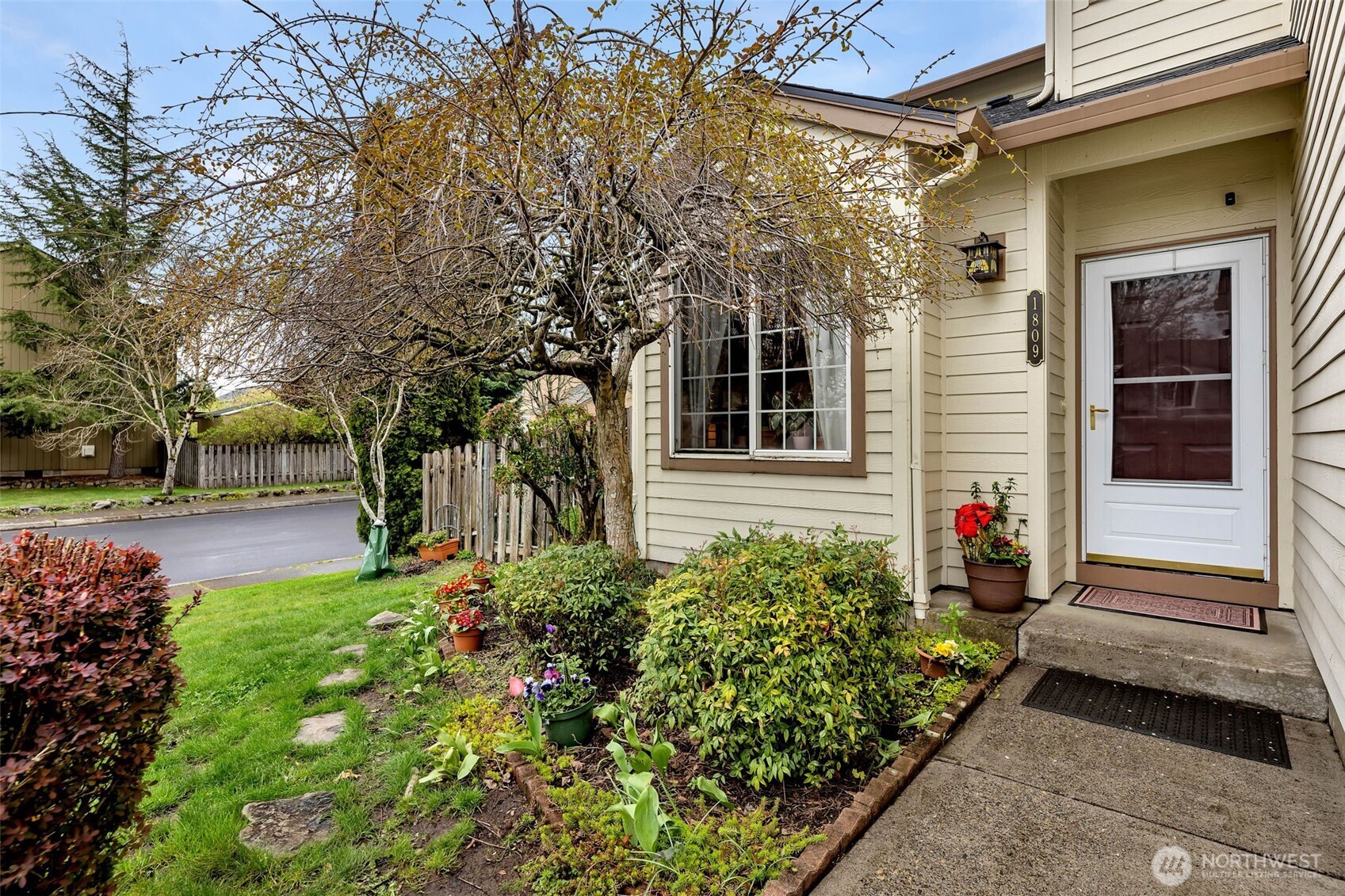 1809 Se 186th Pl Property Photo 2