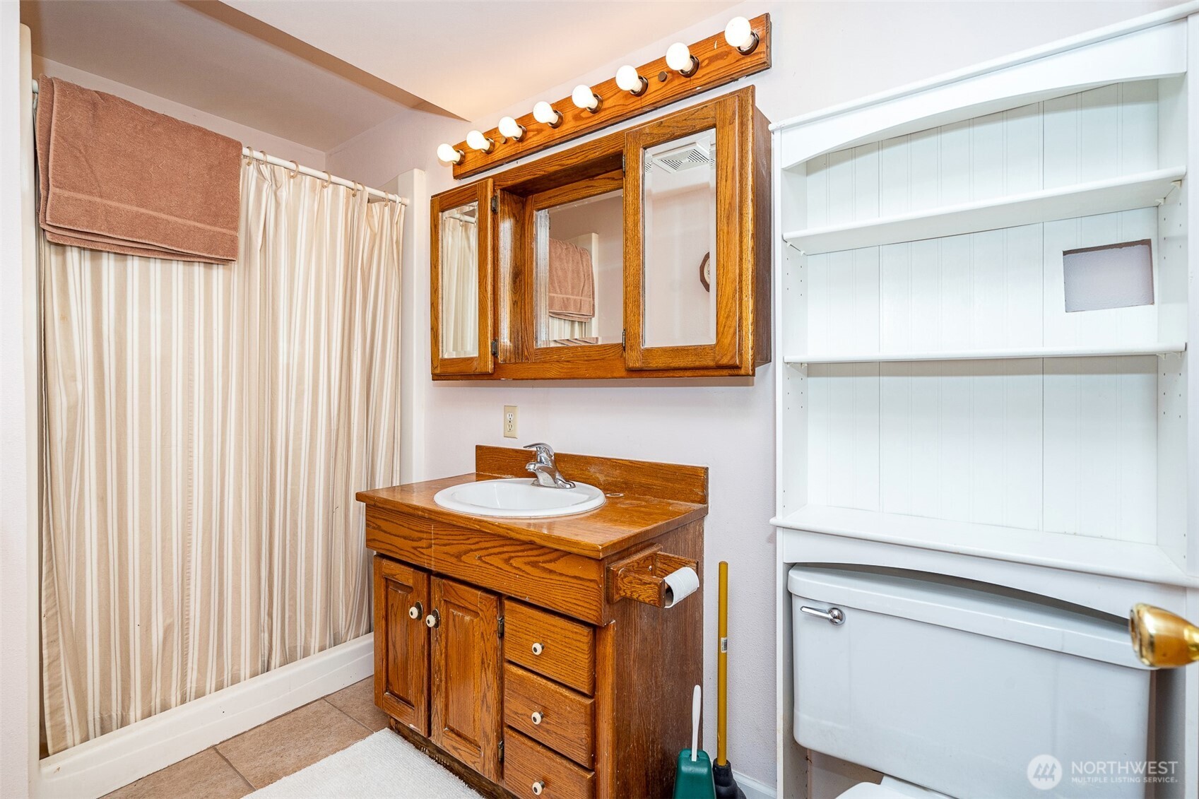 1762 S Market Boulevard Property Photo 23