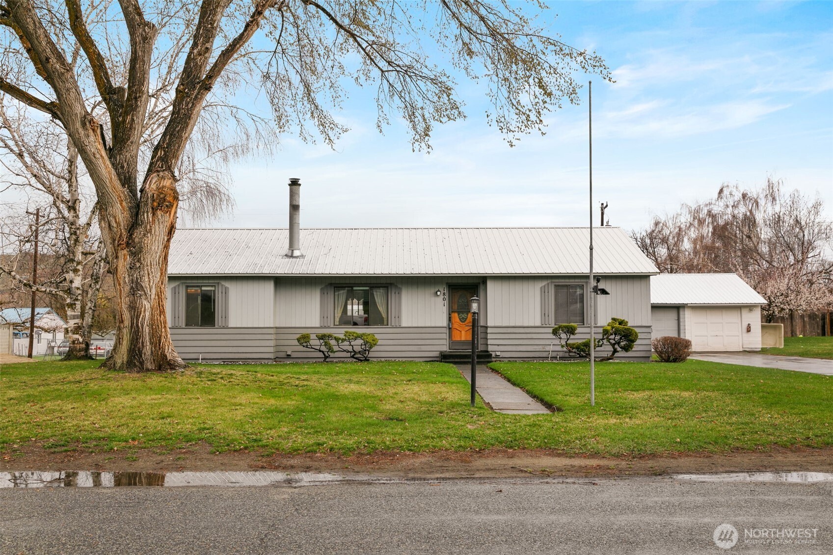 1801 Raymond Avenue Property Photo