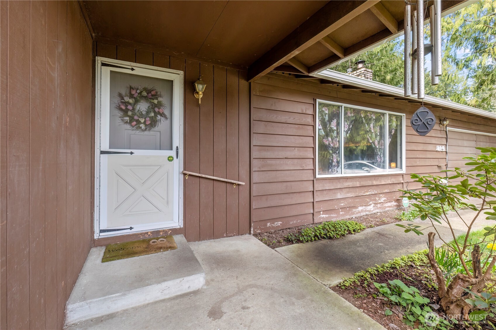 419 Ne Conifer Drive Property Photo 2