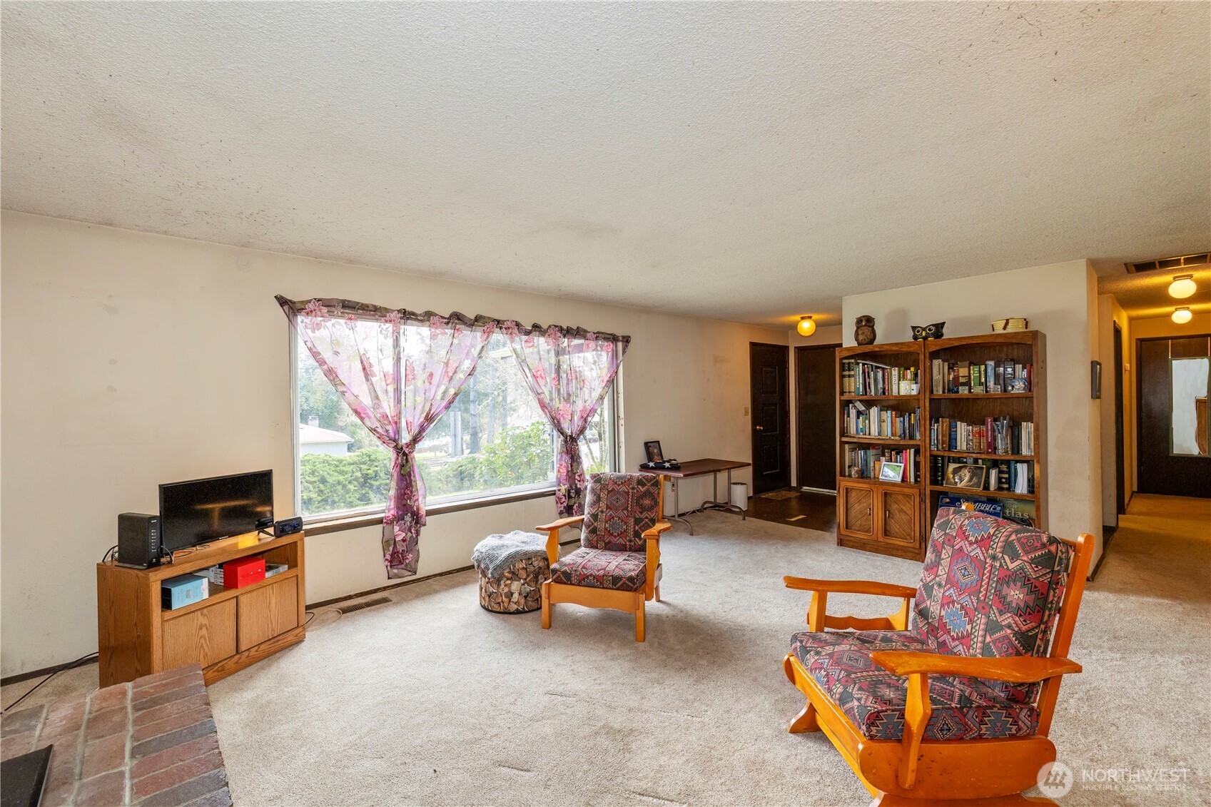 419 Ne Conifer Drive Property Photo 6