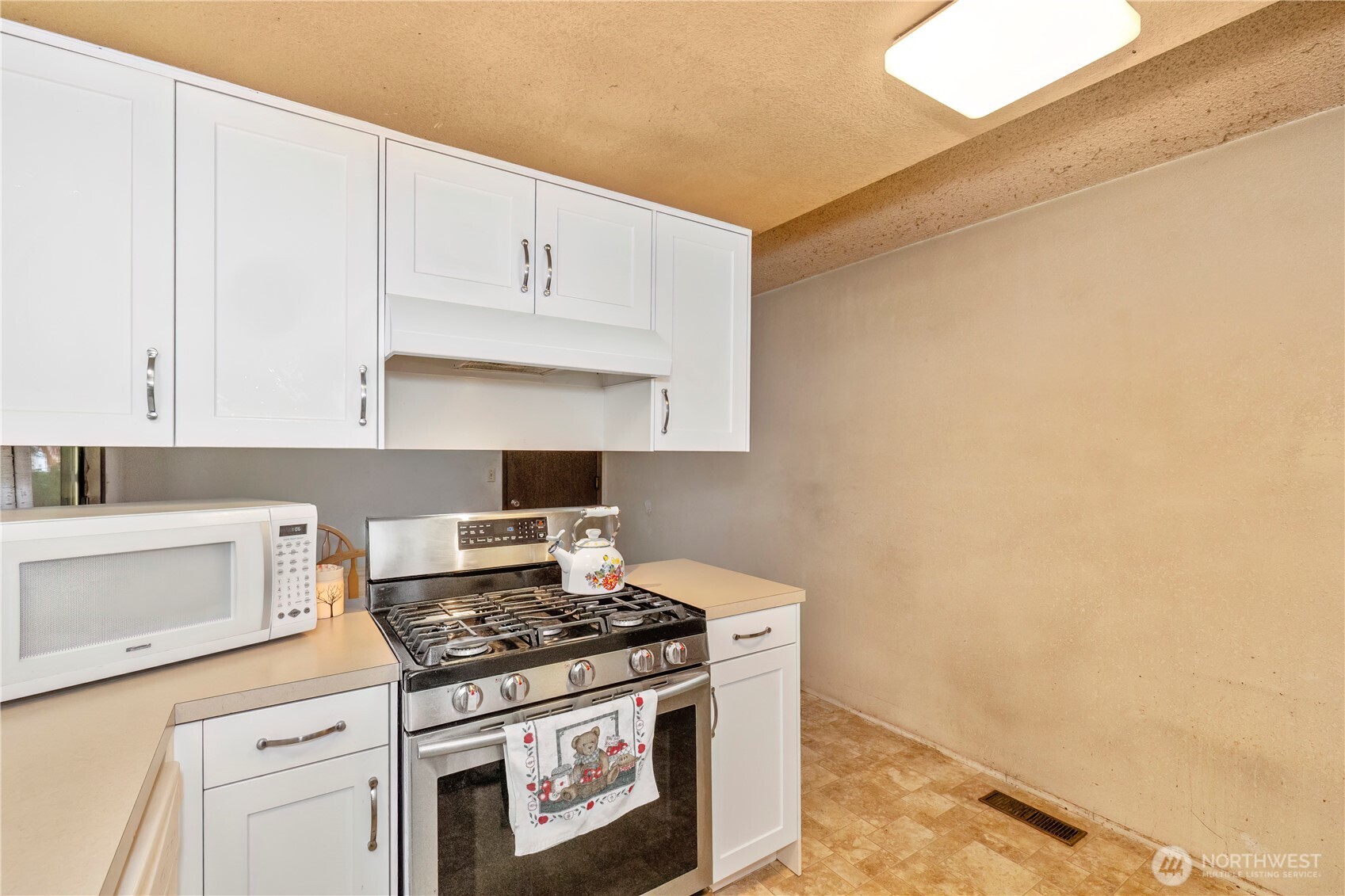 419 Ne Conifer Drive Property Photo 13