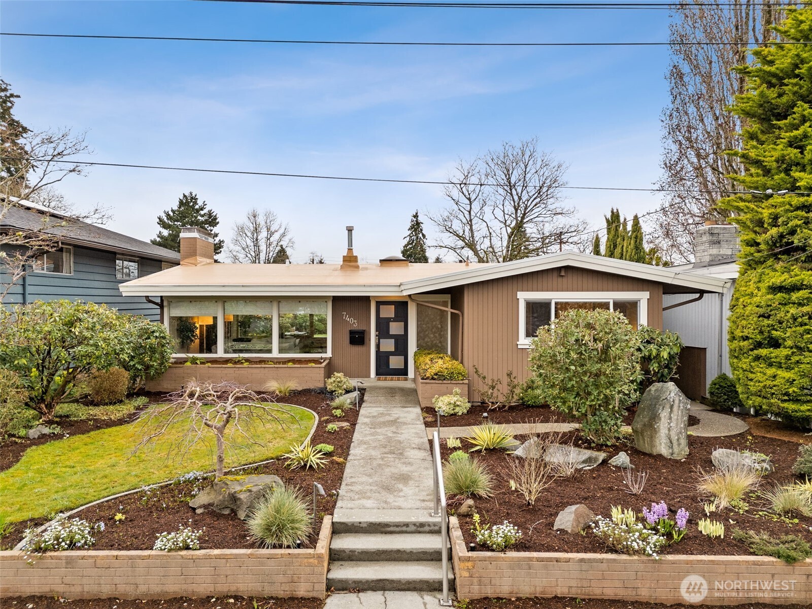7403 42nd Avenue Property Photo 1
