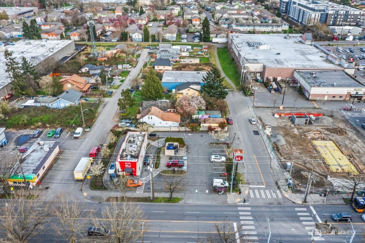 9102 Rainier Avenue Property Photo 6