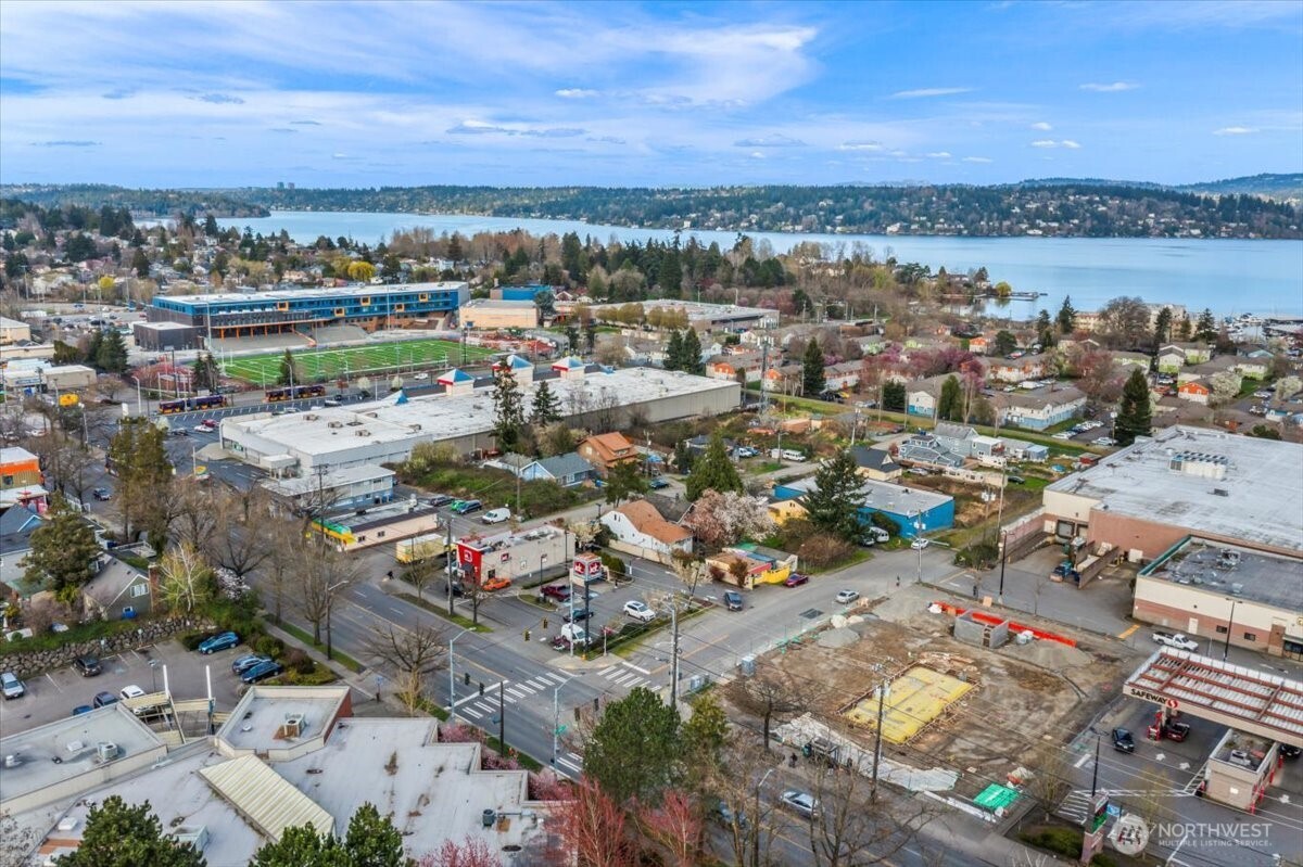 9102 Rainier Avenue Property Photo 7
