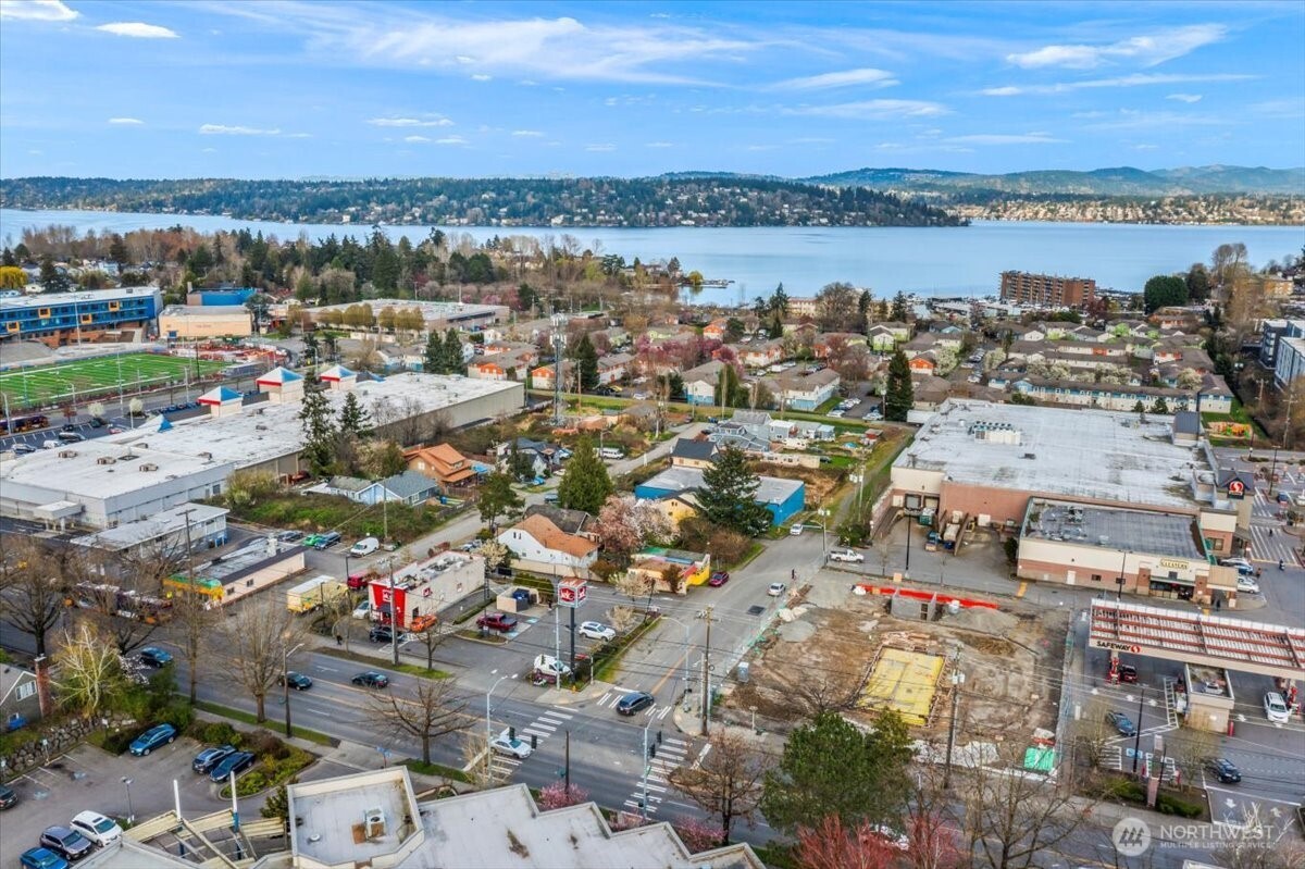 9102 Rainier Avenue Property Photo 11