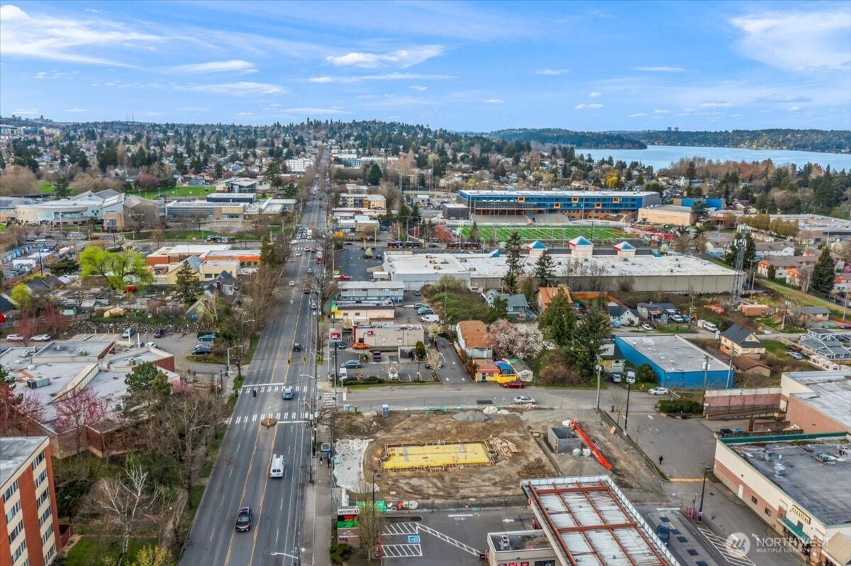 9102 Rainier Avenue Property Photo 12