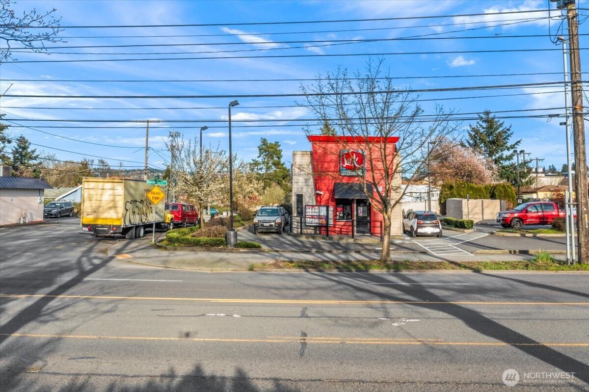 9102 Rainier Avenue Property Photo 13