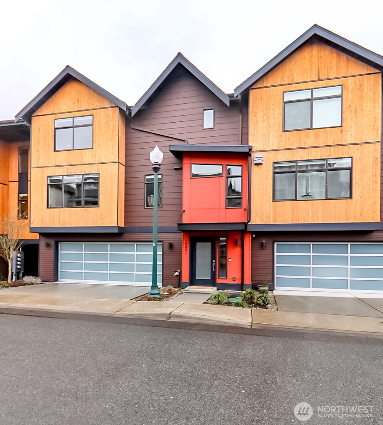 16013 1st Avenue Property Photo