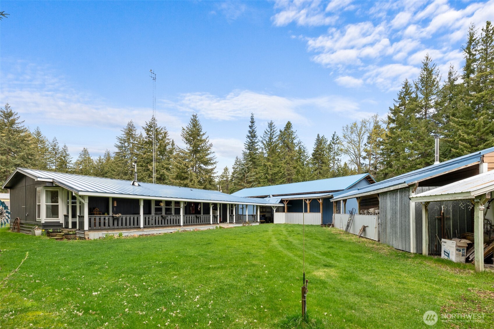 292 Ermine Loop Property Photo