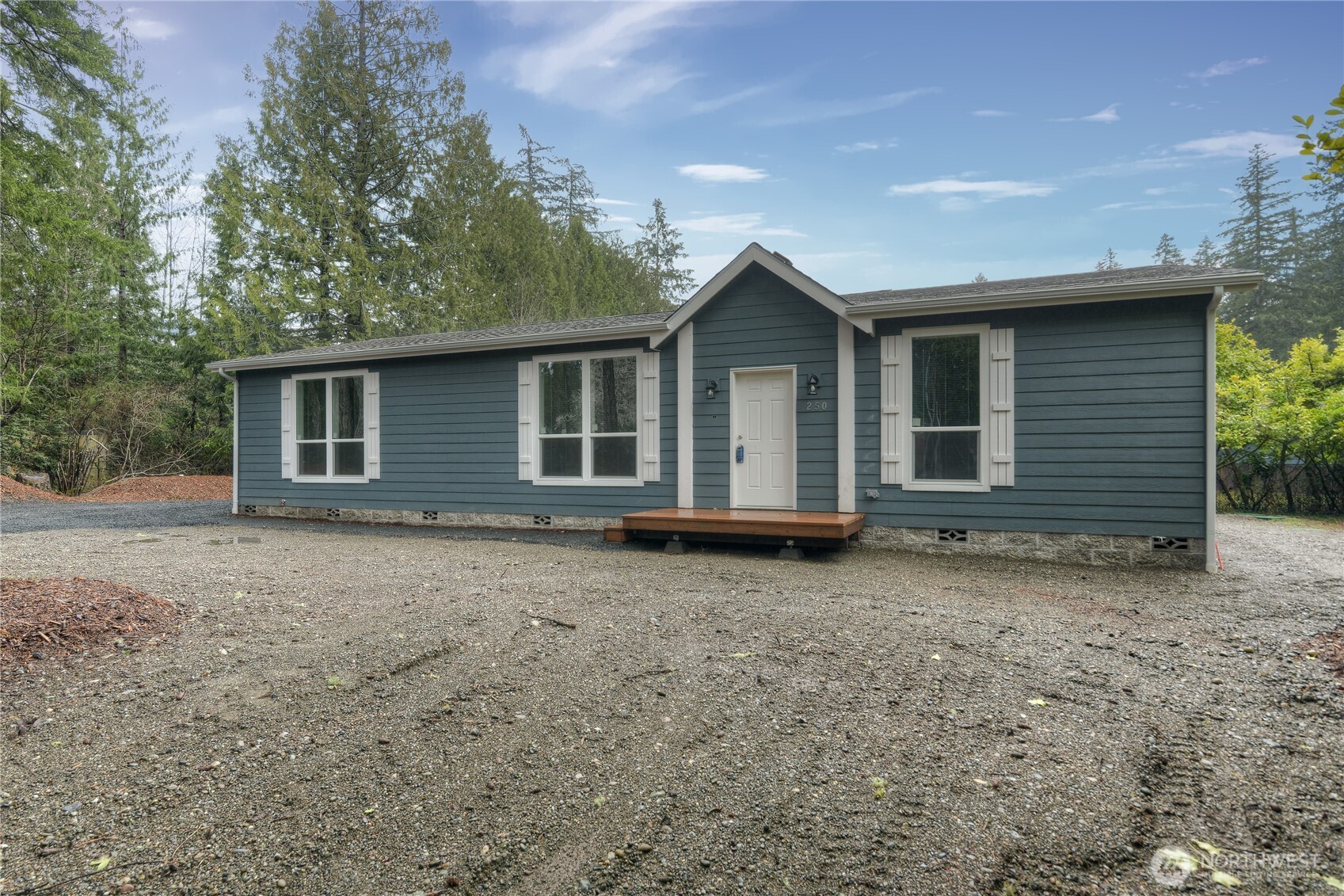 250 E Budd Lane Property Photo 1