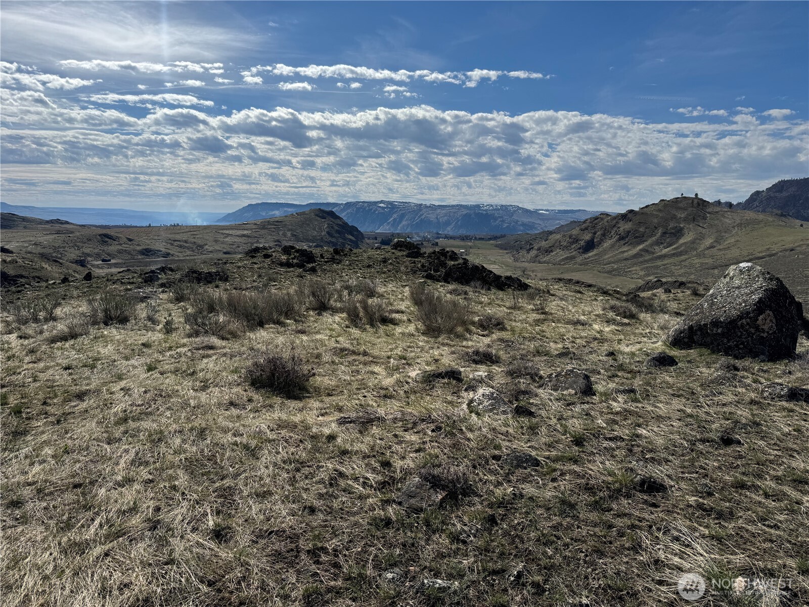 35 Gunsmoke Property Photo 6
