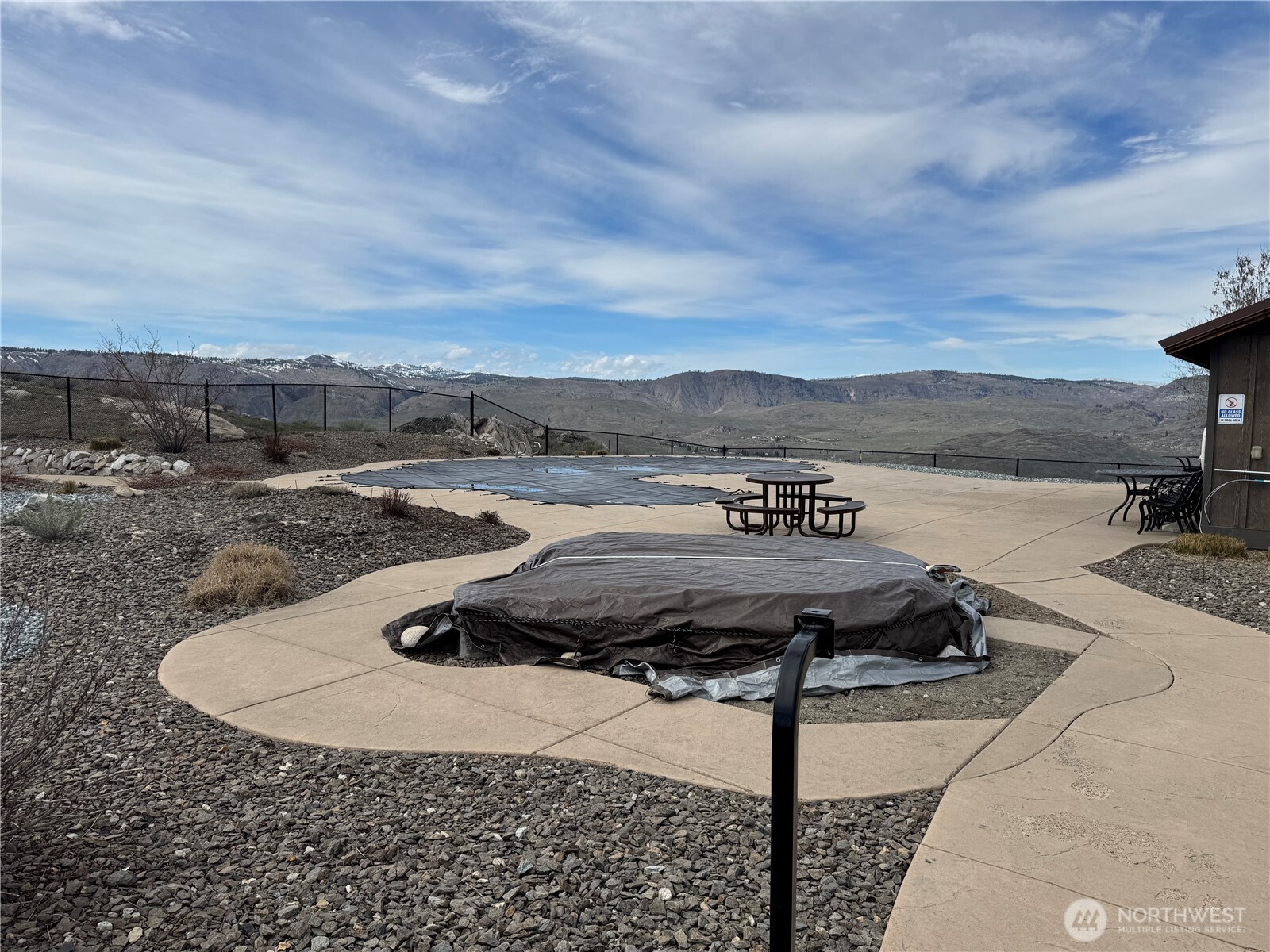 35 Gunsmoke Property Photo 13