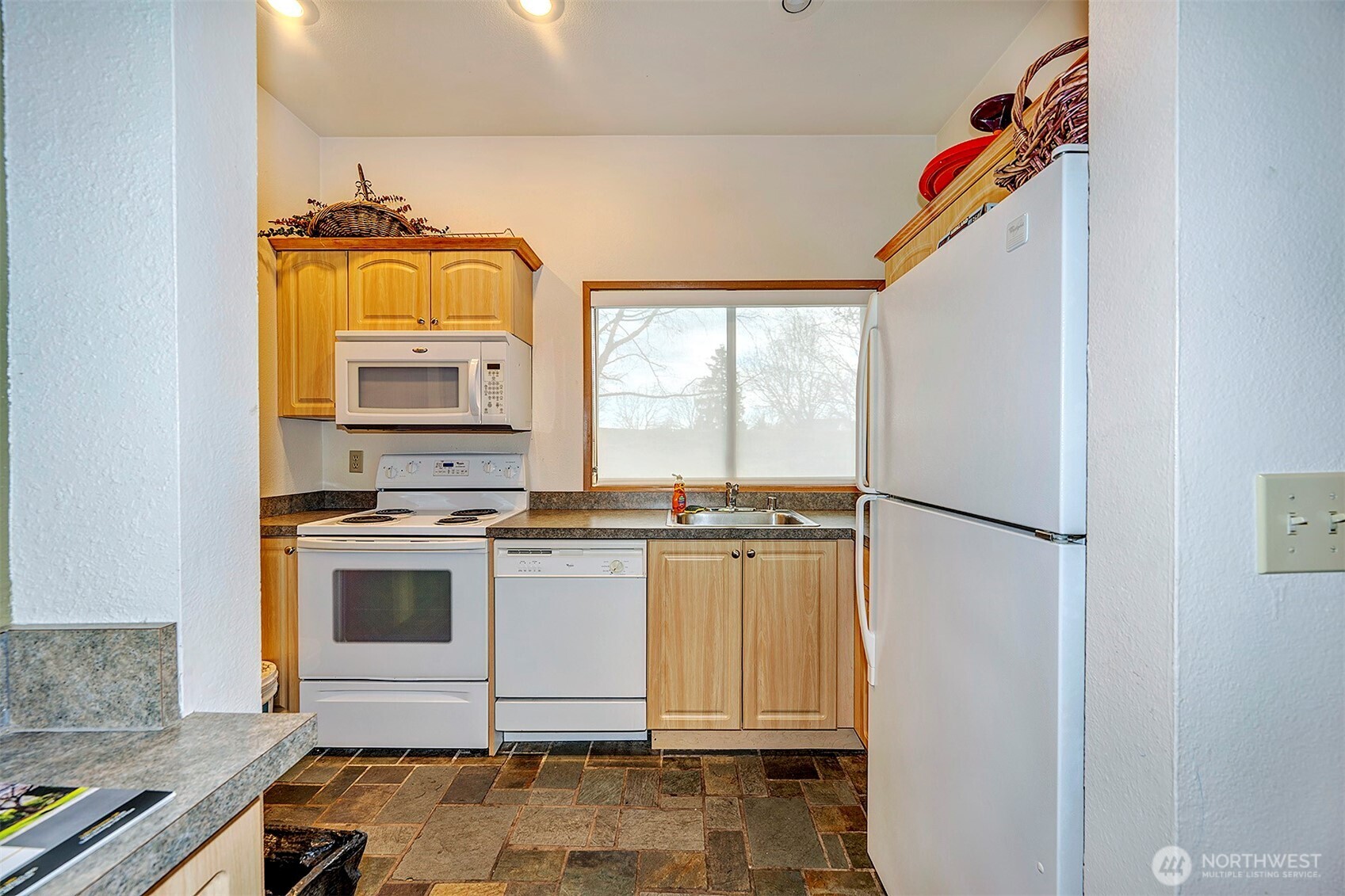 9009 Avondale Road O-130 Property Photo 28