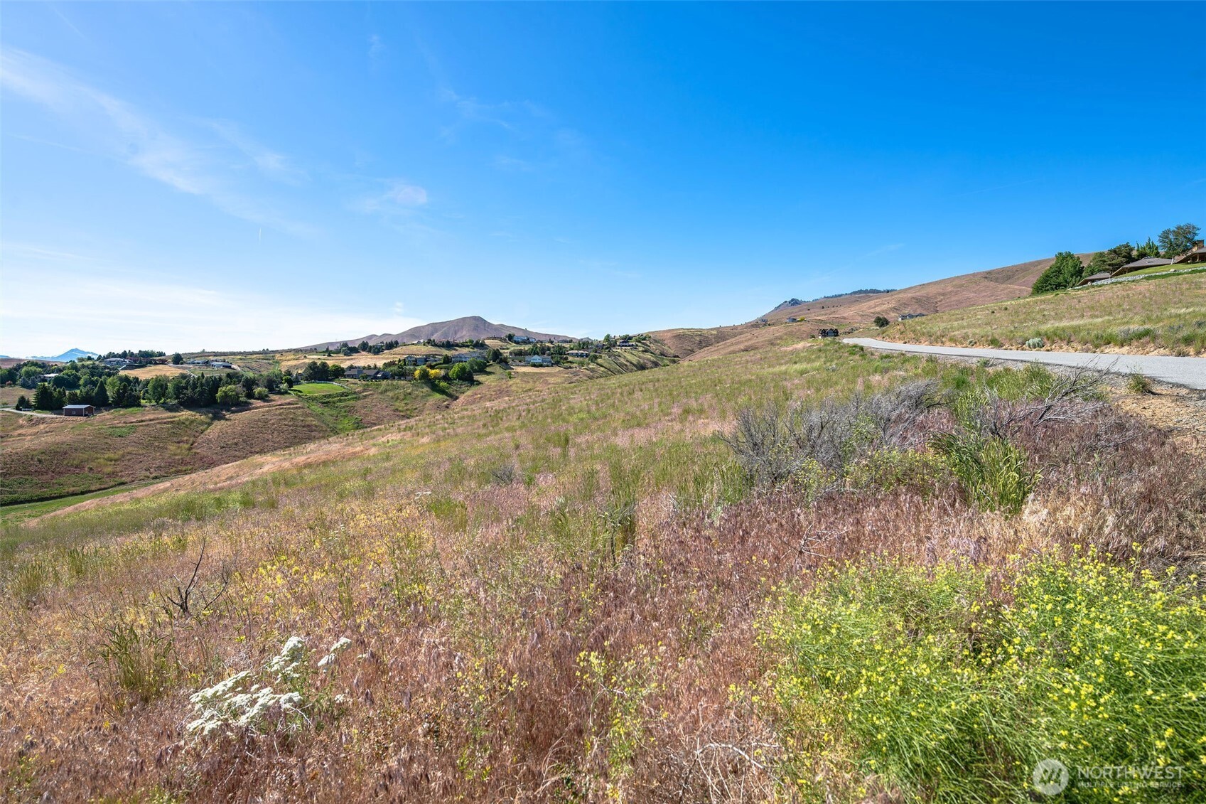 4560 Northridge Drive Property Photo 4